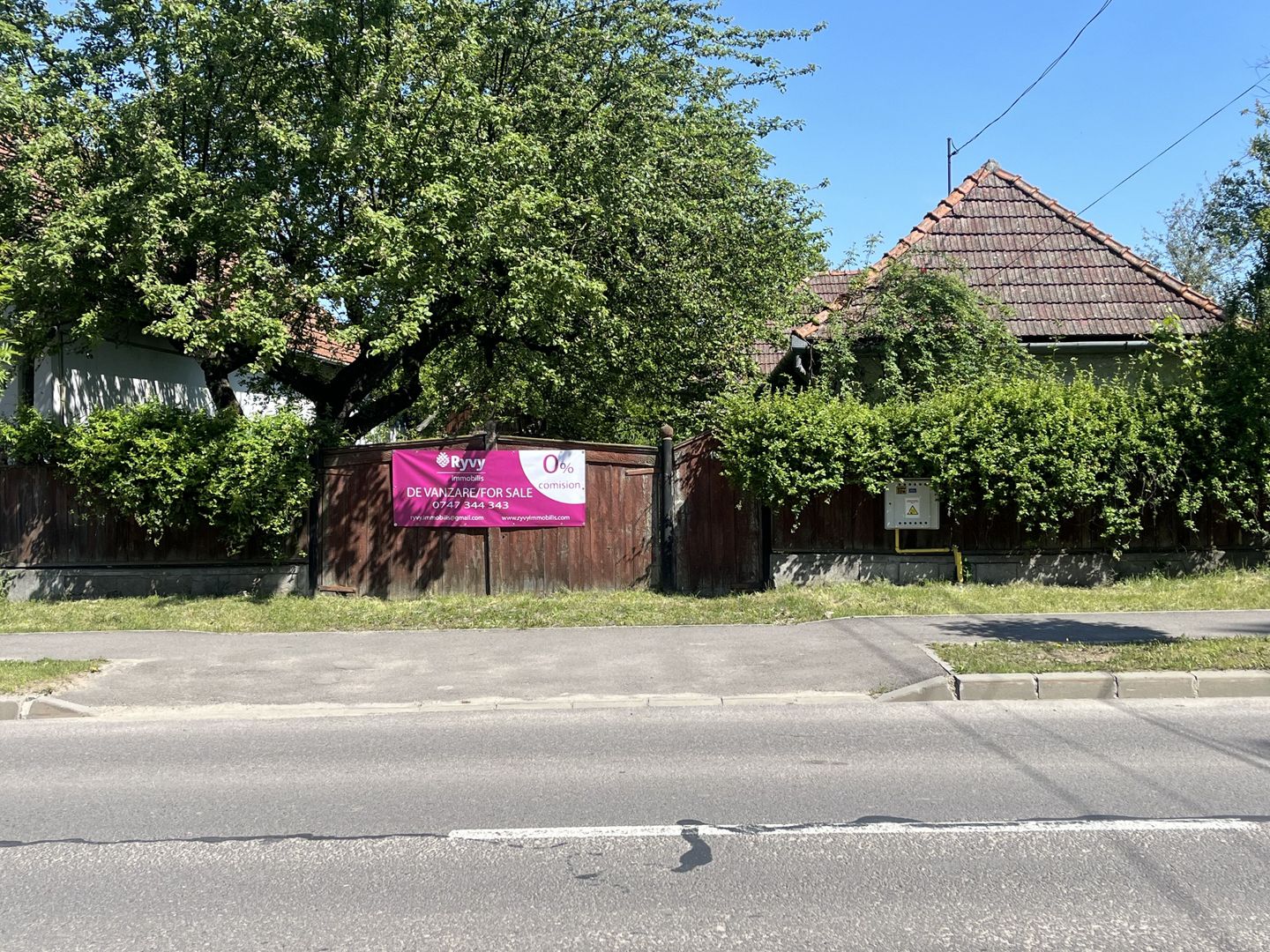 Căsuța bunicii de vânzare -locație excelentă, posibilitate de schimb. - Poză 1