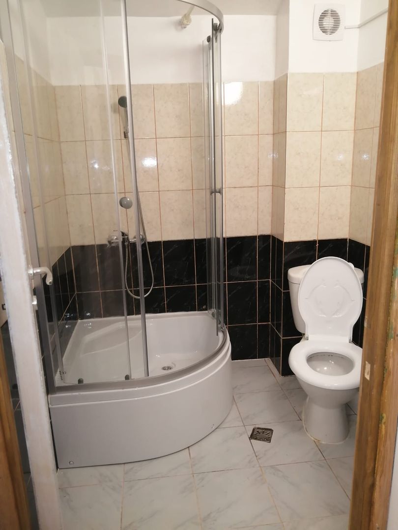 Etaj de inchiriat/ camere+ bai/bucatarie/spalatorie - Poză 6