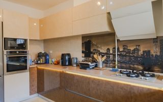 PALAZU MARE -  Vila Duplex cu 4 Camere, Panorama Superba si Curte Amenajata - Poză 14