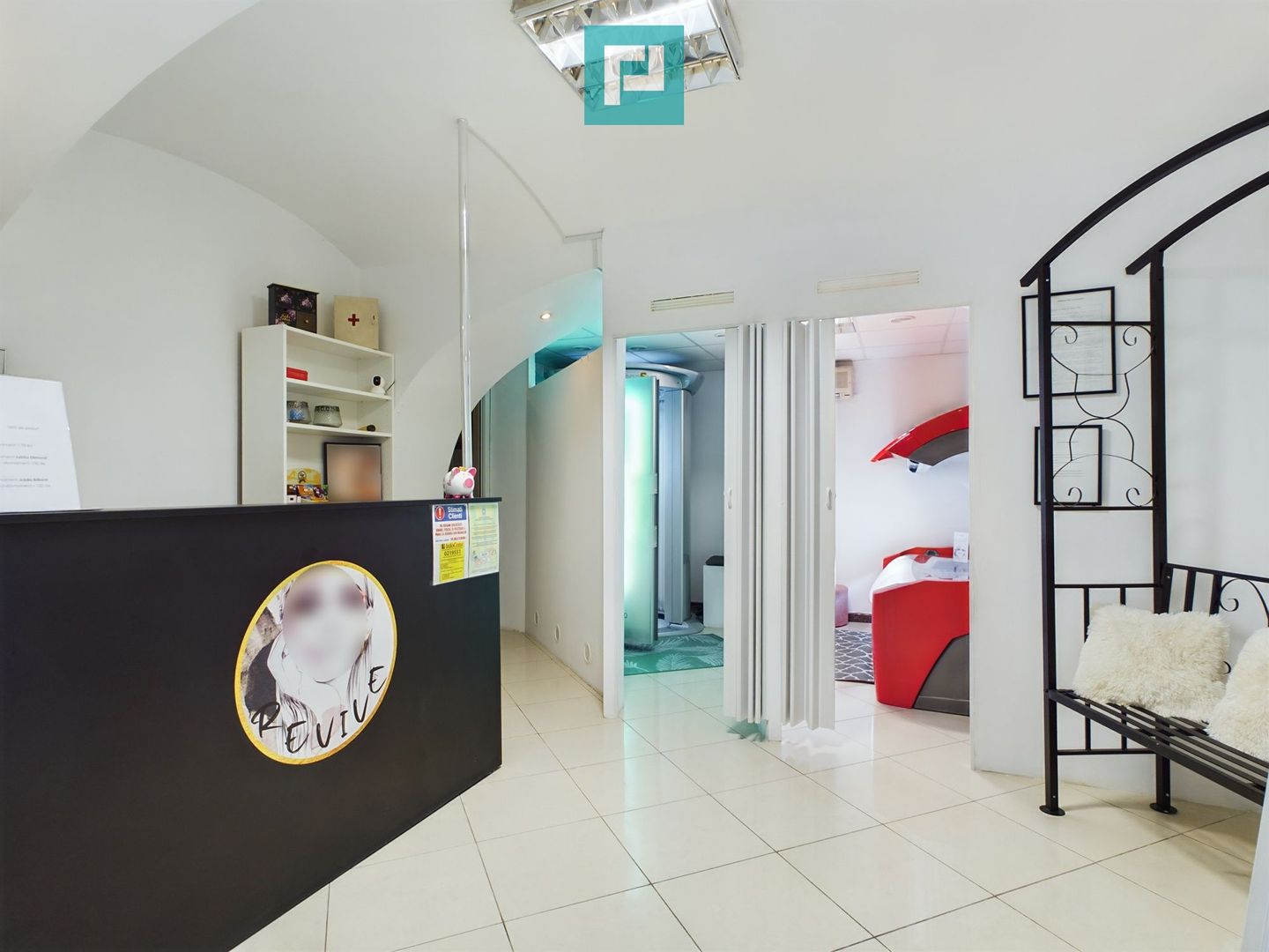 Salon cosmetică, coafor, masaj și relaxare - Poză 11