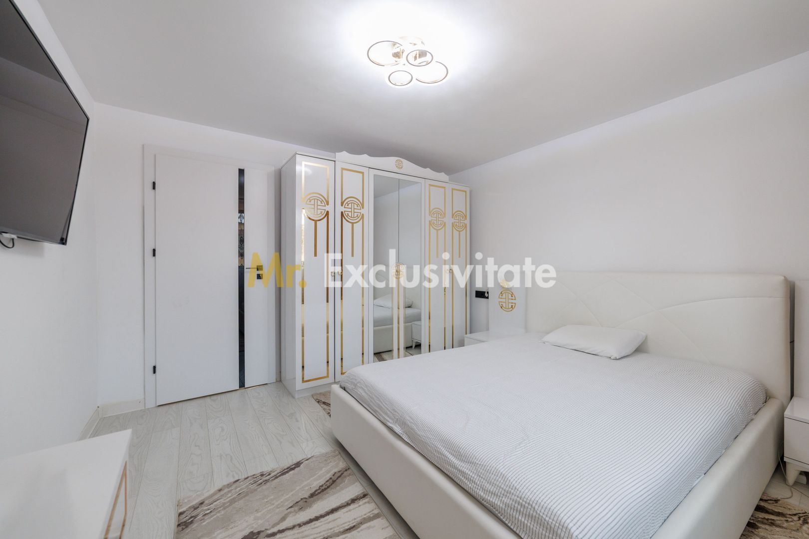 Proprietate cu 2 case si curte in Oarja, AG - Poză 6