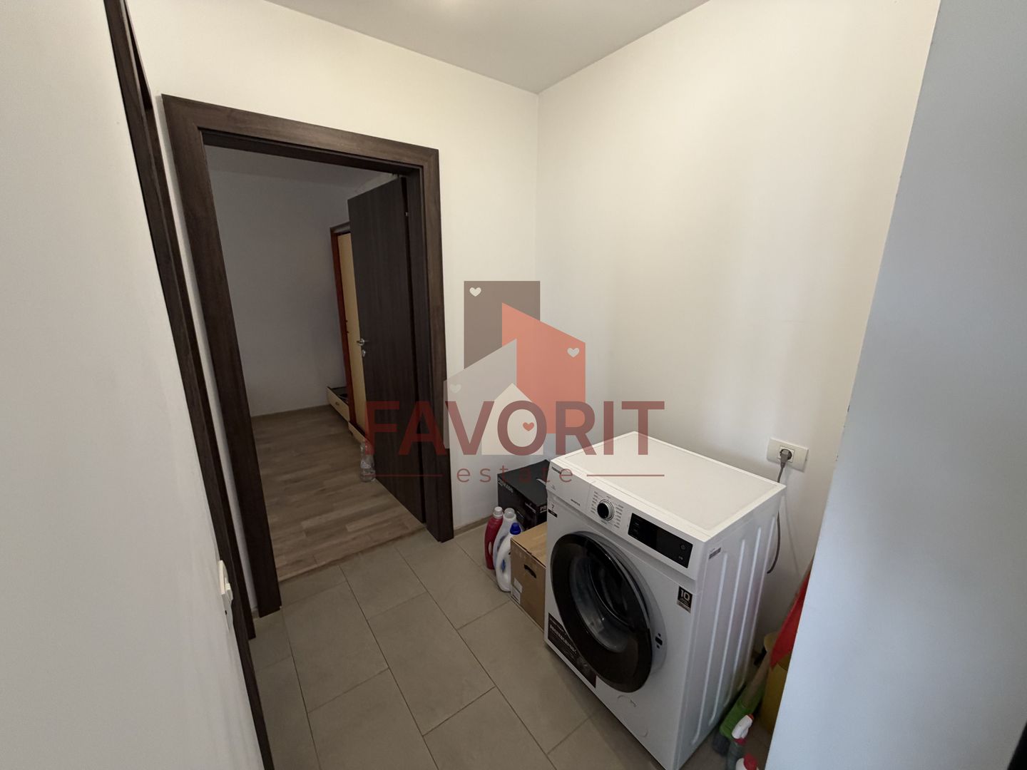 Spatios. Mobilat si utilat. Pozitie excelenta. - Poză 7