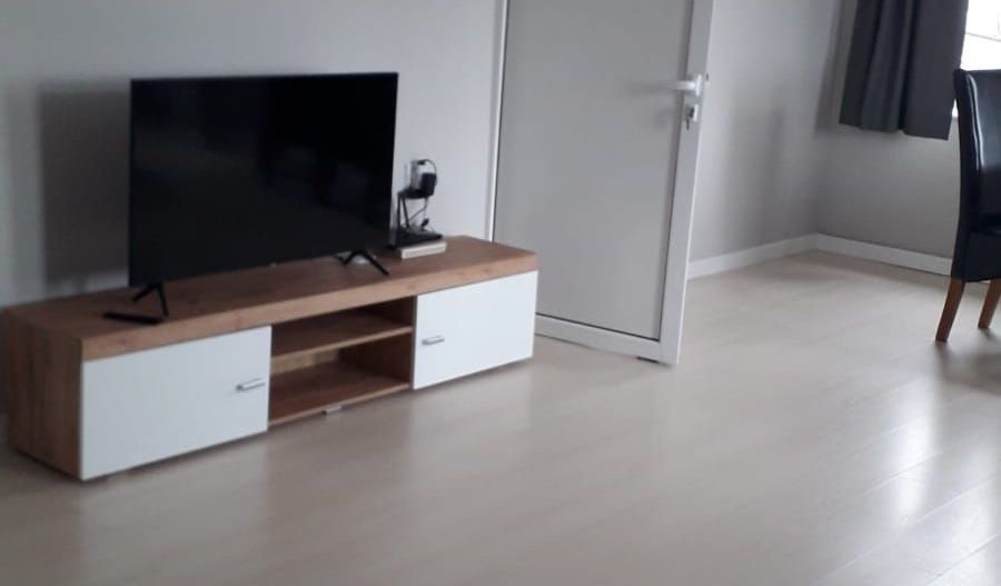 De inchiriat 2 apartamente cu 2 camere, etaj 1/2, strada Domneasca, 500 E - Poză 5
