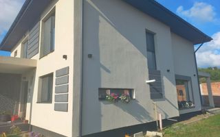 Casă de vanzare P+1, 282 mp utili, Tăuții-Măgherăuș – zonă liniștită - Poză 3