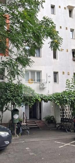 2 camere I Piata Victoriei I 1974 I Bloc anvelopat - Poză 7