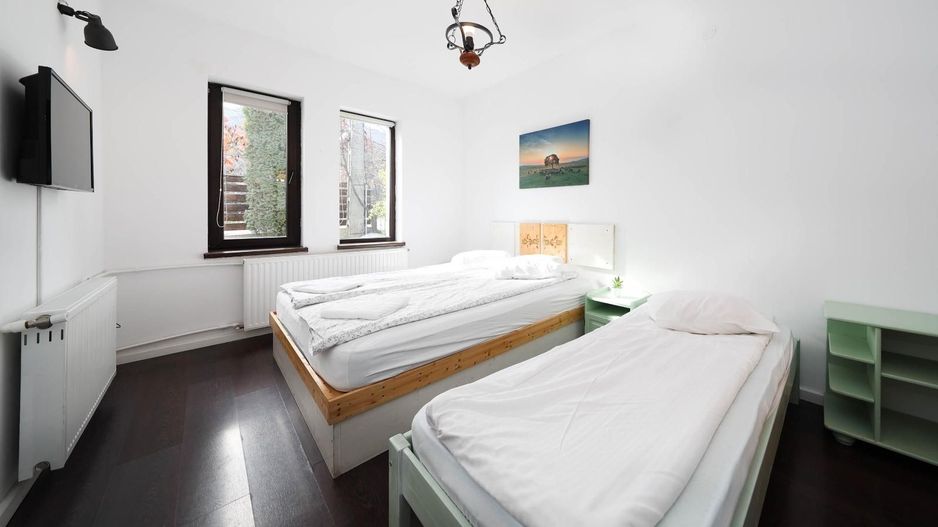 Vilă spațioasă de vânzare în Predeluț, Bran | 2000mp - Poză 25