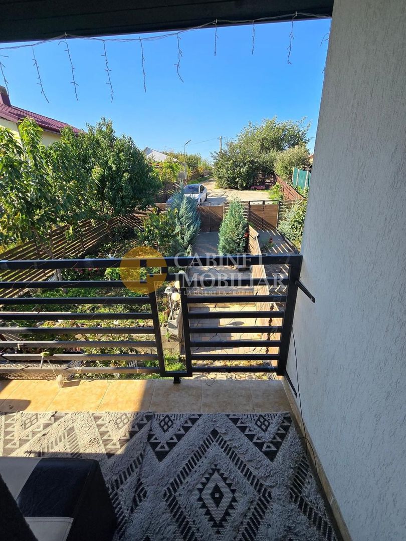 Casa tip duplex - constructie proprie - la asfalt - Poză 1