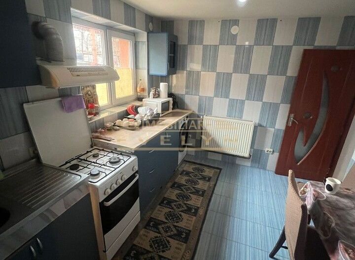 Casa + teren de vanzare in Zaicesti la strada principala, pret 75000 euro negociabil! - Poză 12