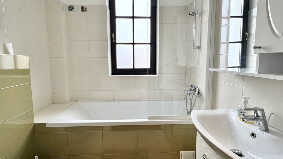 Spațiu, lumină și liniște – 2 Camere în zona Ronat - Poză 8