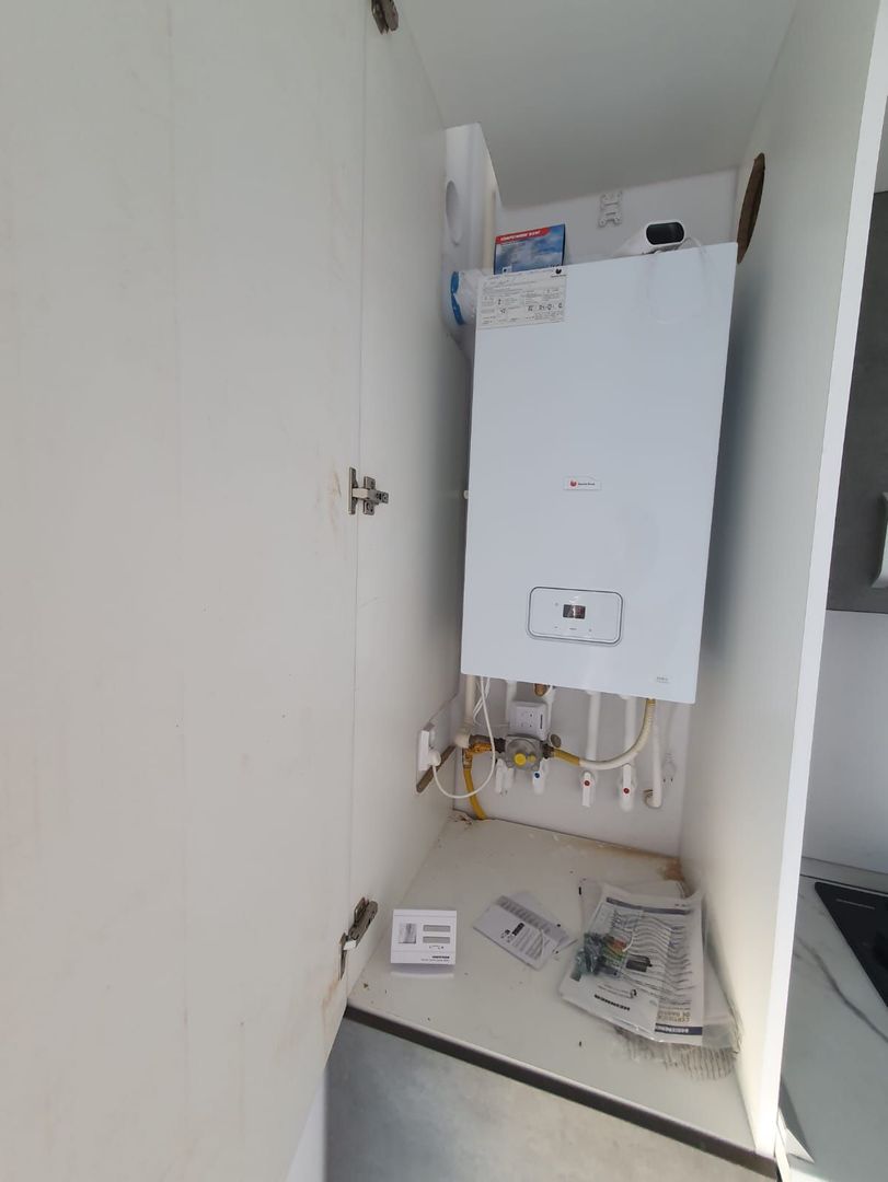 Locuință modernă, 2 camere decomandate, bloc tip vilă, Sânpetru - Poză 4