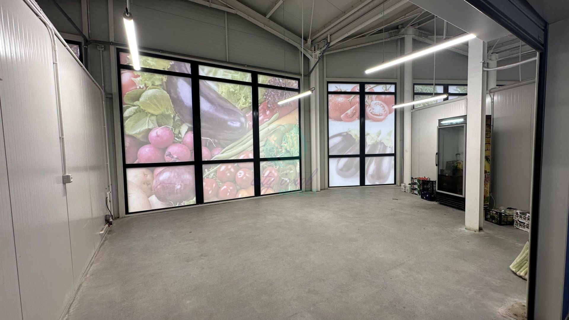 Spatii comerciale de inchiriat in PIATA DELFINULUI - Poză 6