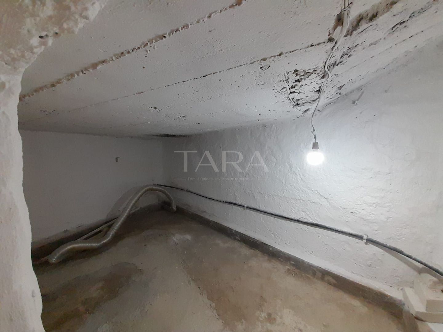 Vanzare apartament cu 2 camere in zona Ultracentrala - Poză 4