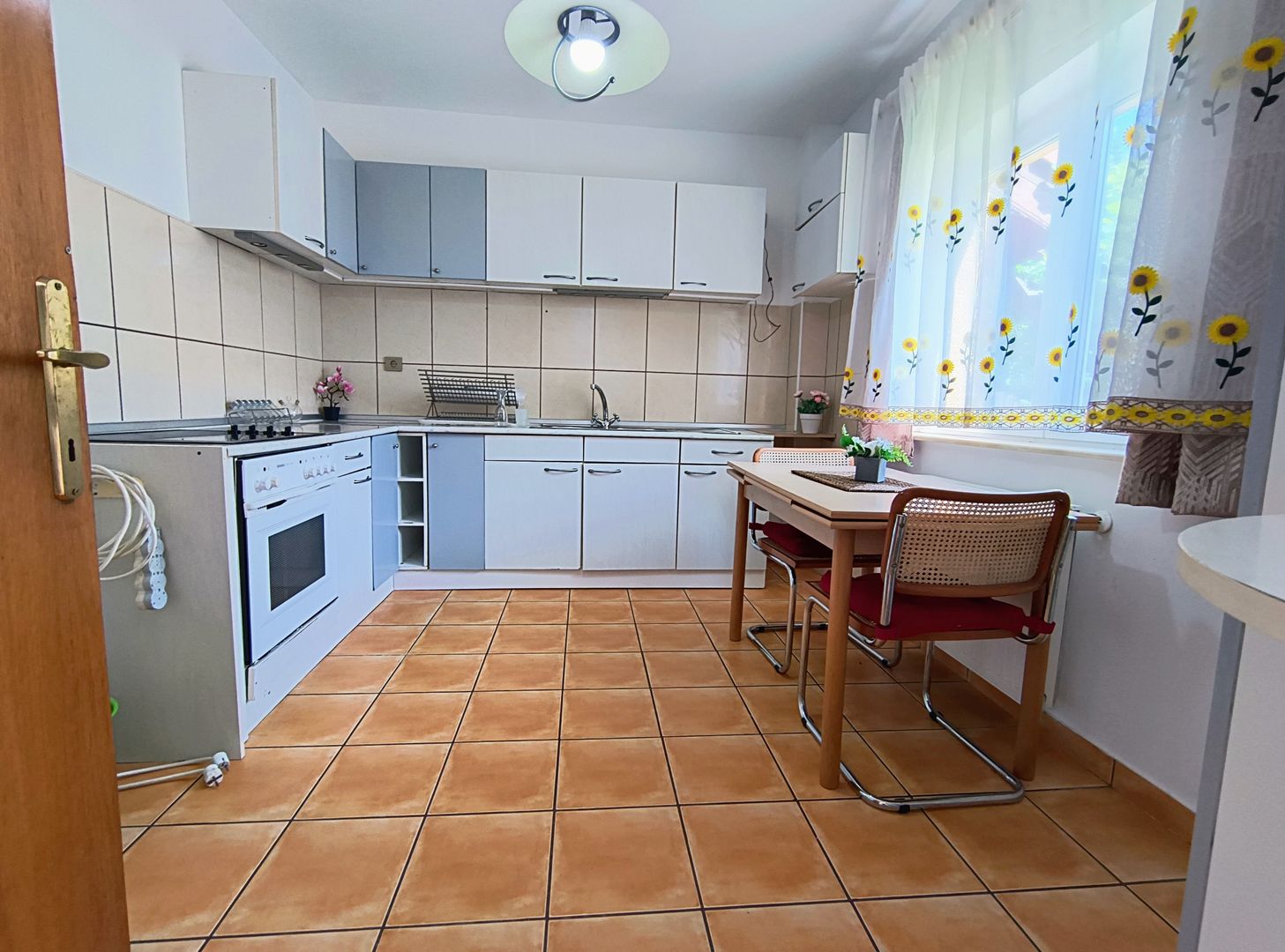 Vila Complex The CLASS,- rond OMV Pipera- curte - garaj - Poză 9
