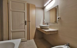 Inchiriere 3 camere  ultracentral, str. Iuliu Maniu, Oradea - Poză 12