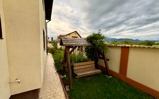 Casă Spațioasă de Vânzare în Ghimbav | Două Apartamente | Teren 579 mp - Poză 25
