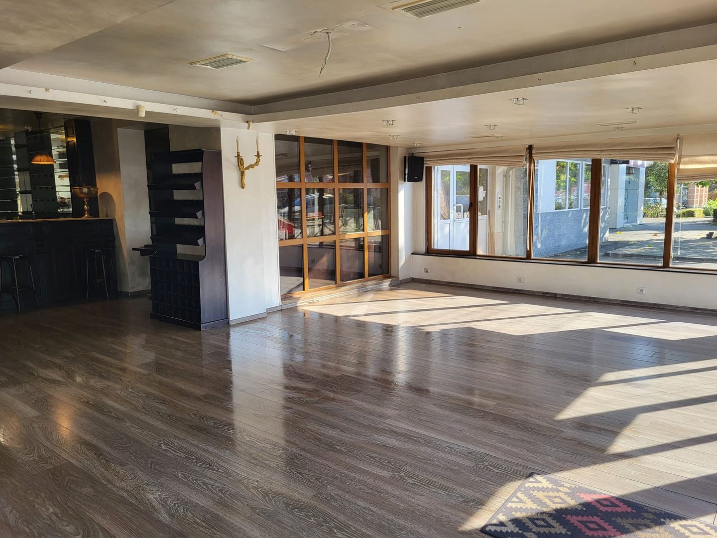 Spațiu comercial de închiriat | Otopeni–DN1 | 164 mp | Vitrină 11 m - Poză 1