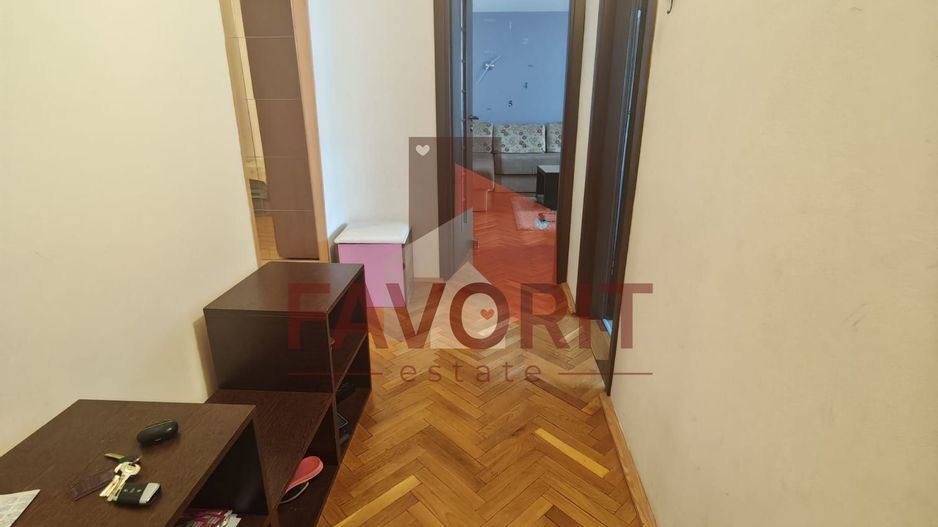 4 camere | centrala proprie | etaj intermediar | zona excelenta | renovat | - Poză 9
