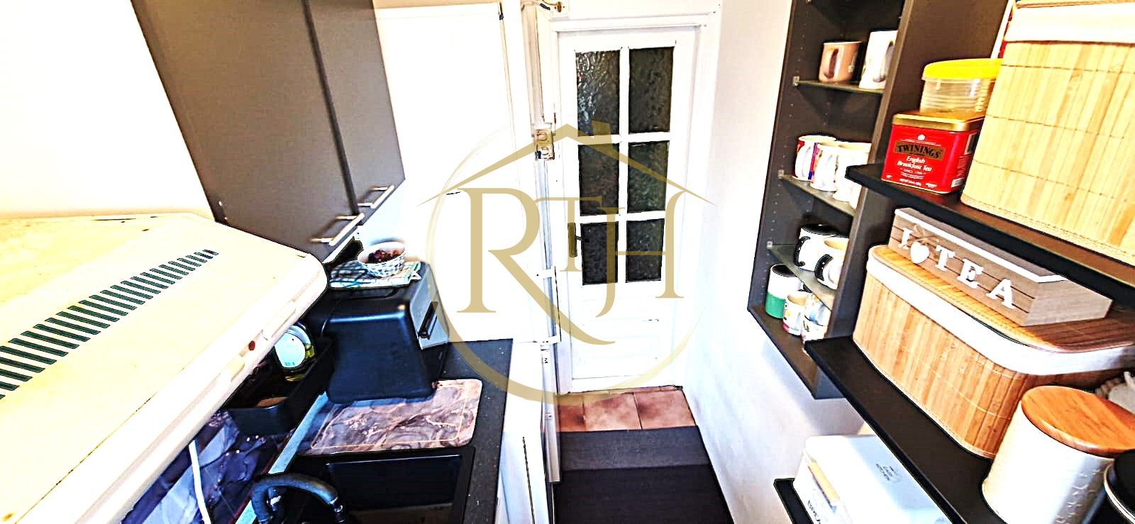 Vand apartament cu 4 camere in zona spitalul judetean,comision ,,0'' - Poză 16