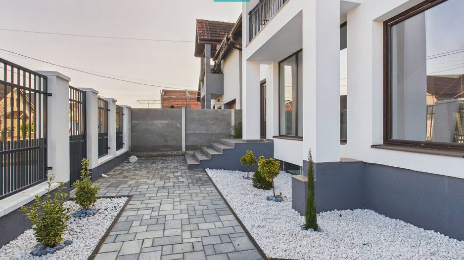 Casa cu 5 camere in Livada - Poză 3