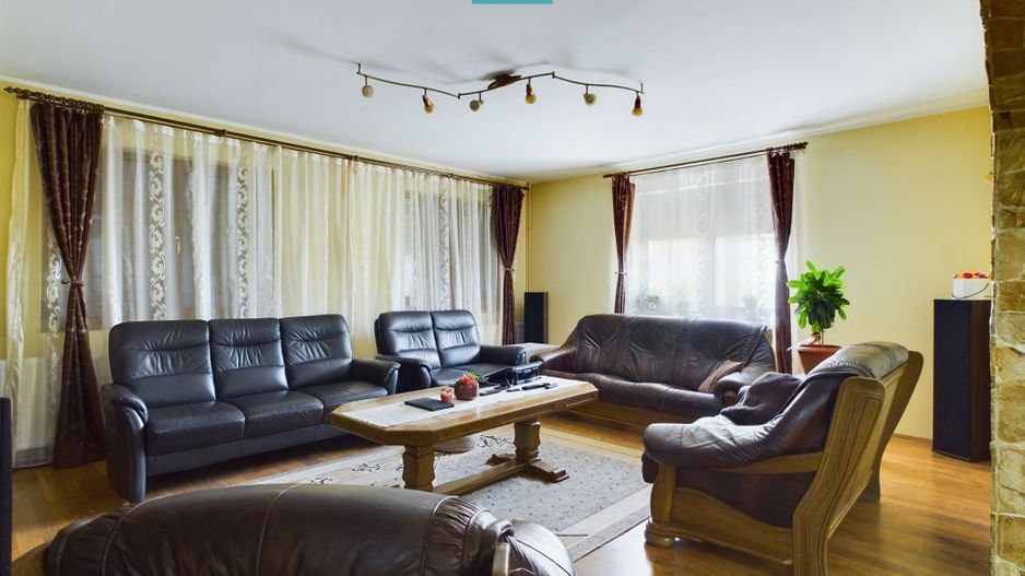 Vilă cu 3 dormitoare în Zimandu Nou - Poză 4