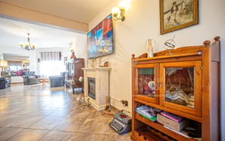 Casa De Vanzare in Palazu Mare - Teren de 455 mp cu Piscina si Garaj - Poză 20