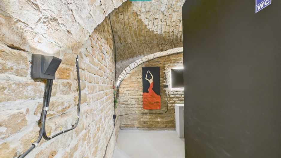 Eleganță subterană - pivniță exclusivistă Arad - Poză 23