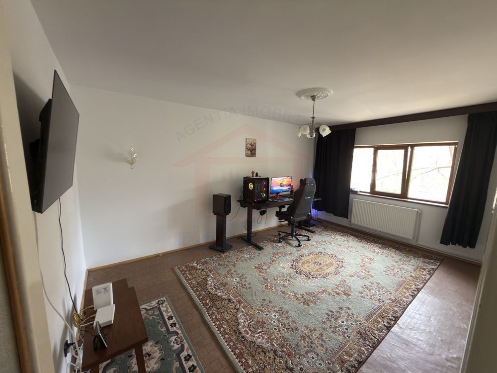 Apartament 3 camere decomandate, etaj 2 – zona Piata Centrala - Poză 2