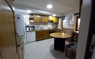 Apartament 3 camere -demisol -zona centrala - Poză 6