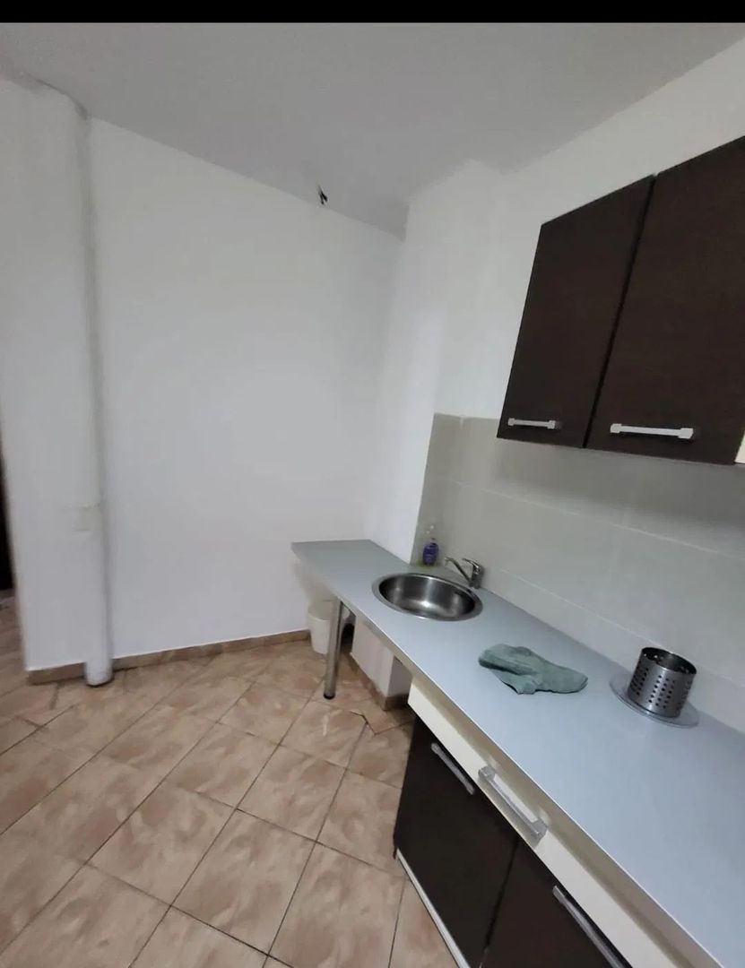 Apartament  3 camere de vanzare Gorjului - Poză 2