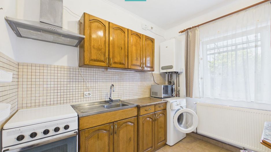 Casă cu 2 apartamente în Grădiște - Poză 17