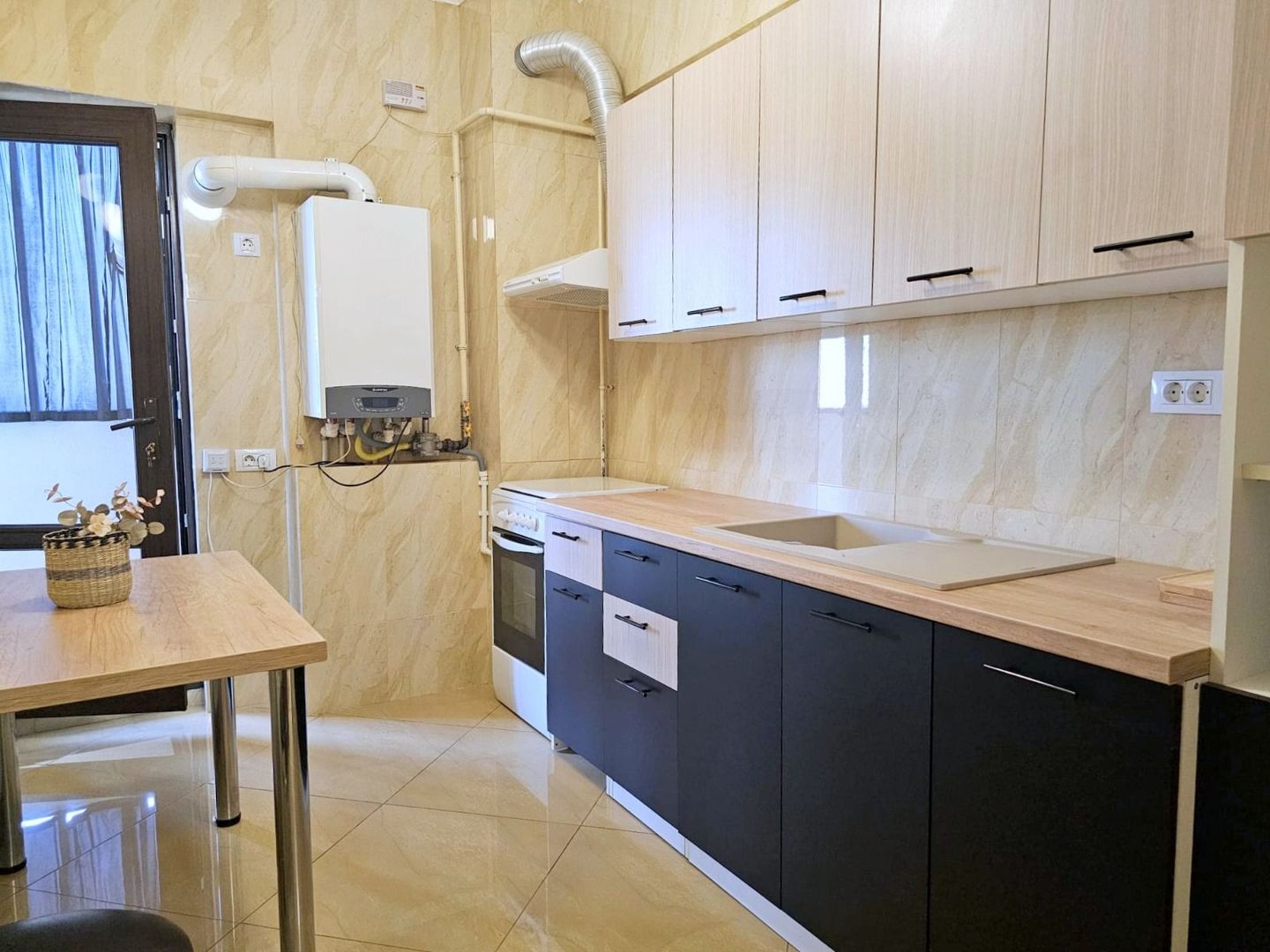De inchiriat o camera Italian Residence, etaj 9/12, 420 euro - Poză 3