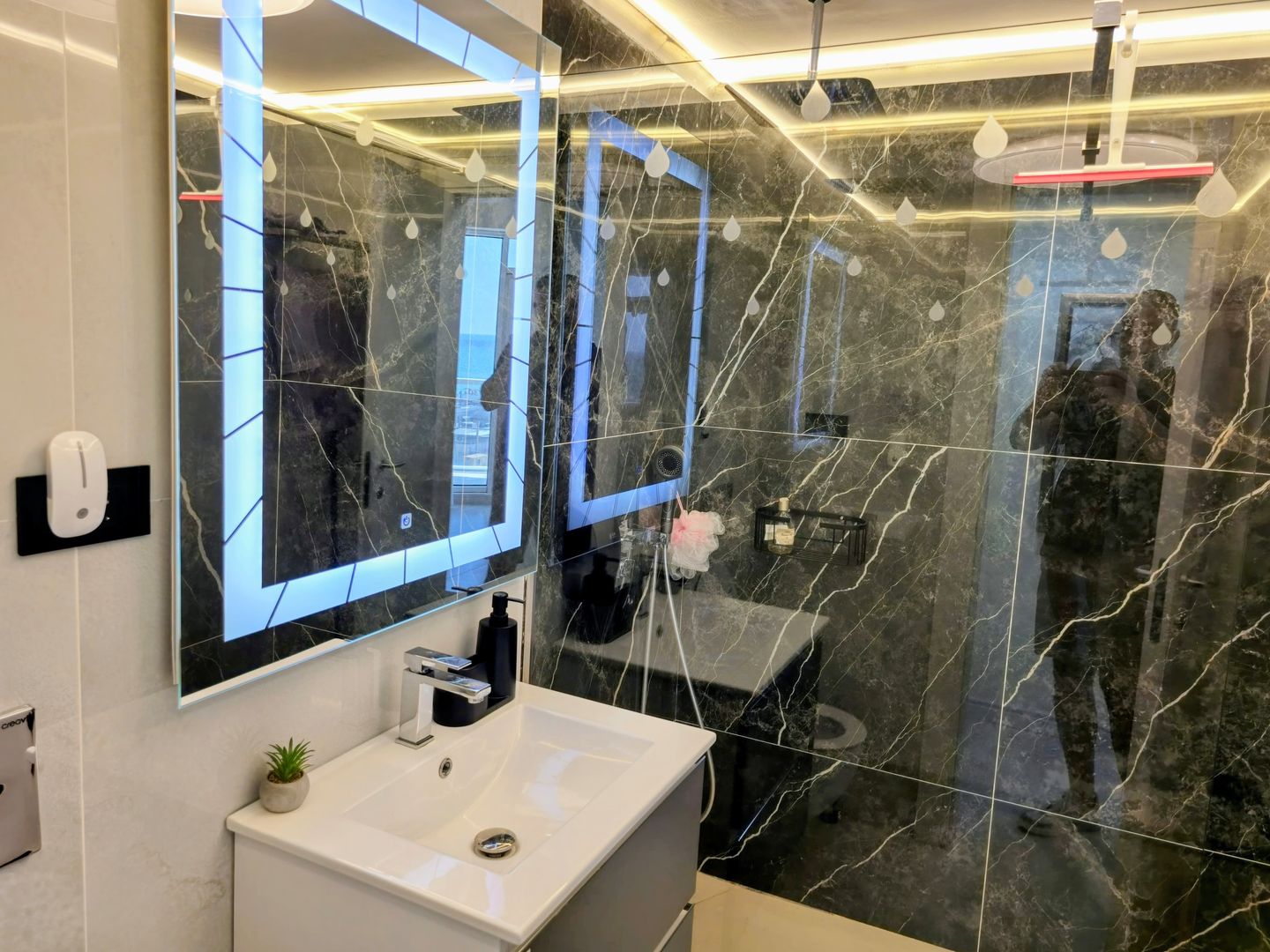 Apartament de lux cu 3 camere în Resort White Sea – Mamaia Nord - Pe malul marii - Poză 8