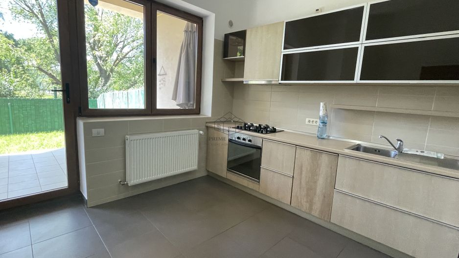 VILA CU 5 DORMITOARE IN COMPLEX REZIDENTIAL - Poză 4