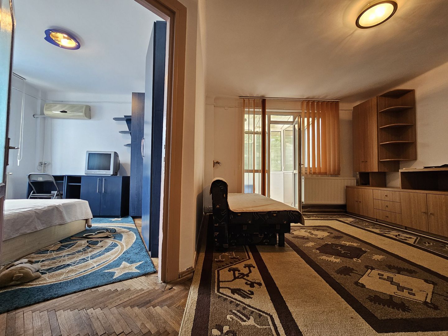 Apartament 2 camere de vanzare, Piața Victoriei centrala proprie - Poză 1