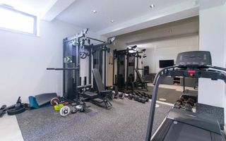 Vilă elegantă într-un cadru privat, cu vedere de excepție - Poză 7