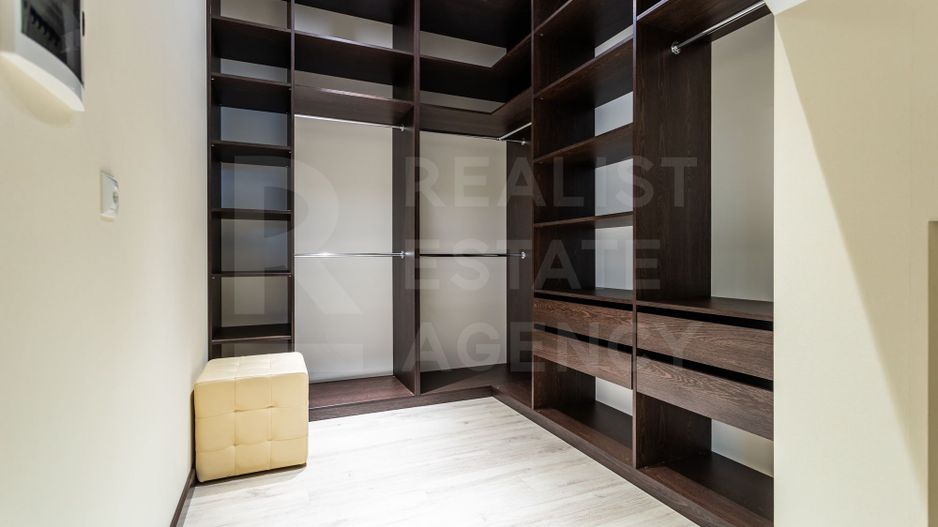 Vânzare, casă, 3 nivele, 4 camere, strada Schinoasa, com. Bacioi - Poză 11