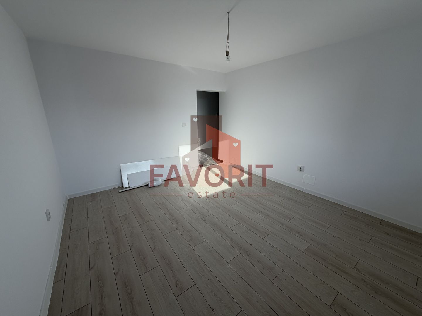 Spatios. Bucatarie inchisa de 10 mp. Disponibil imediat - Poză 5