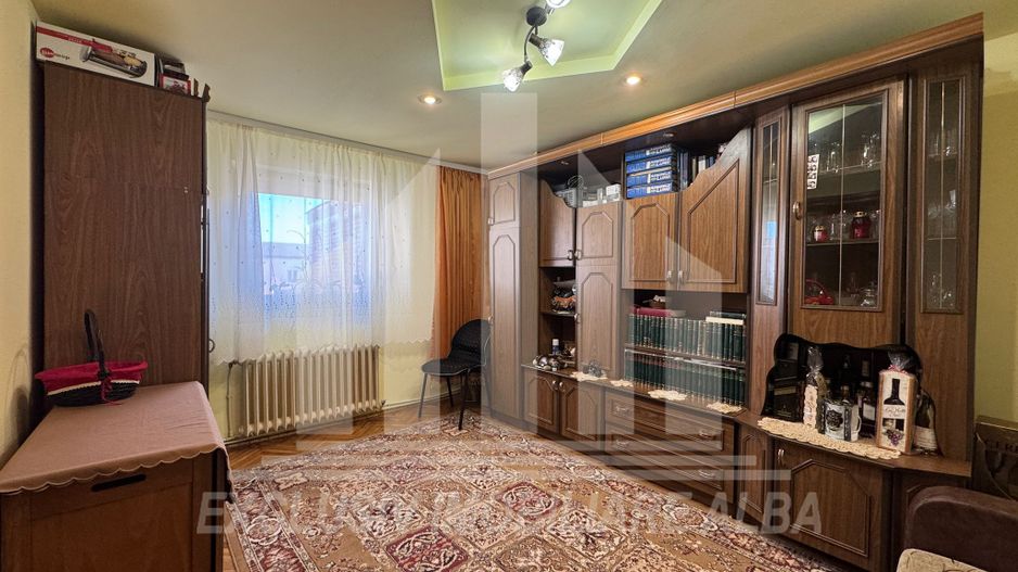 Apartament cu 2 camere de vanzare, Cetate - Poză 1