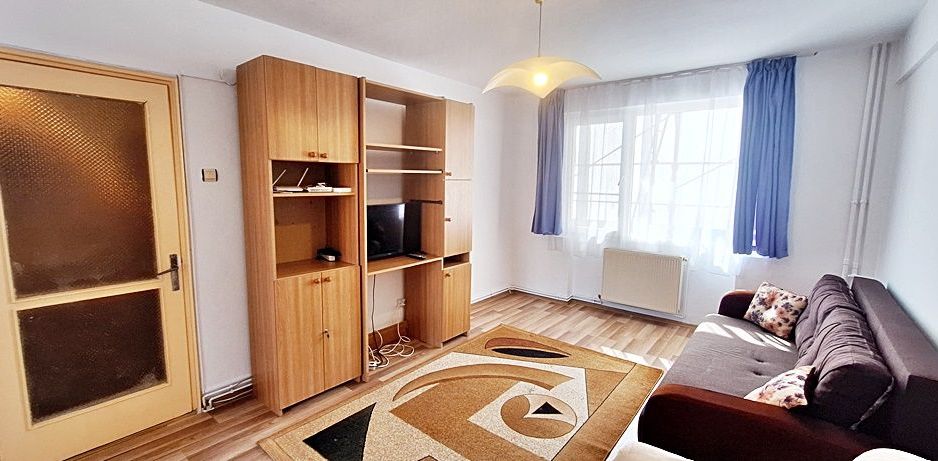 Centru, lăngâ Filarmonica, apartament cu 2 camere mobilat și utilat 400 euro/lun - Poză 1