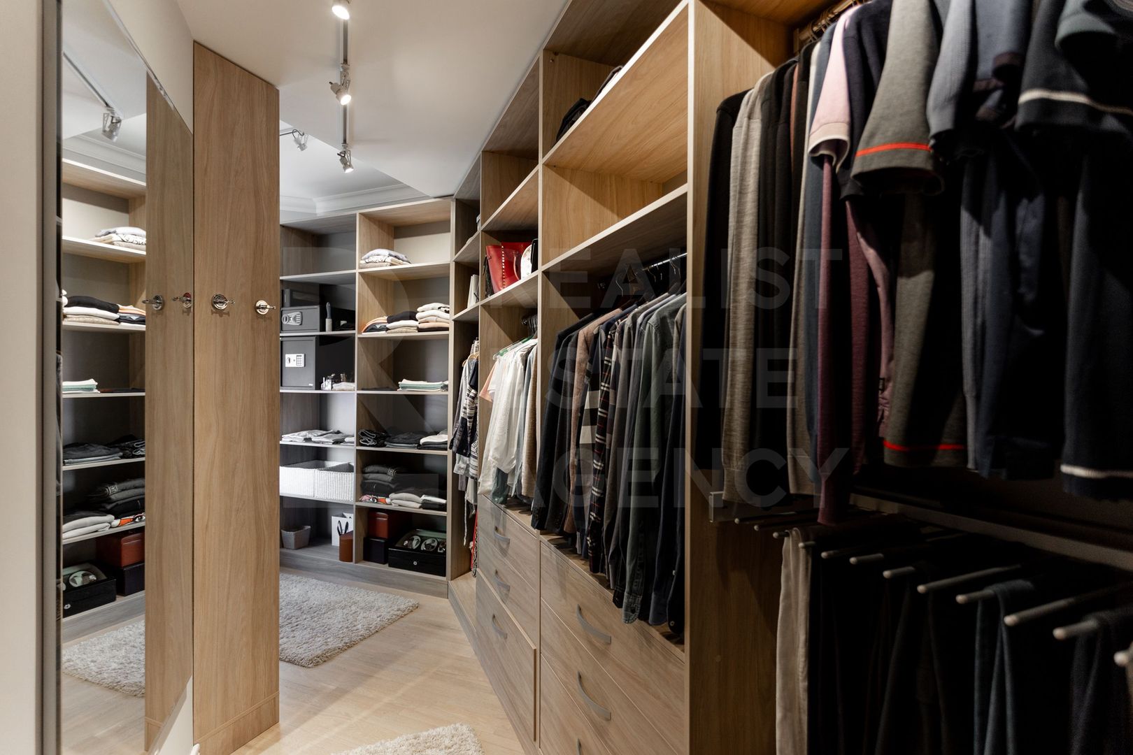 Chirie, casă, 3 nivele, 5 camere, strada Drumul Viilor, Telecentru - Poză 35