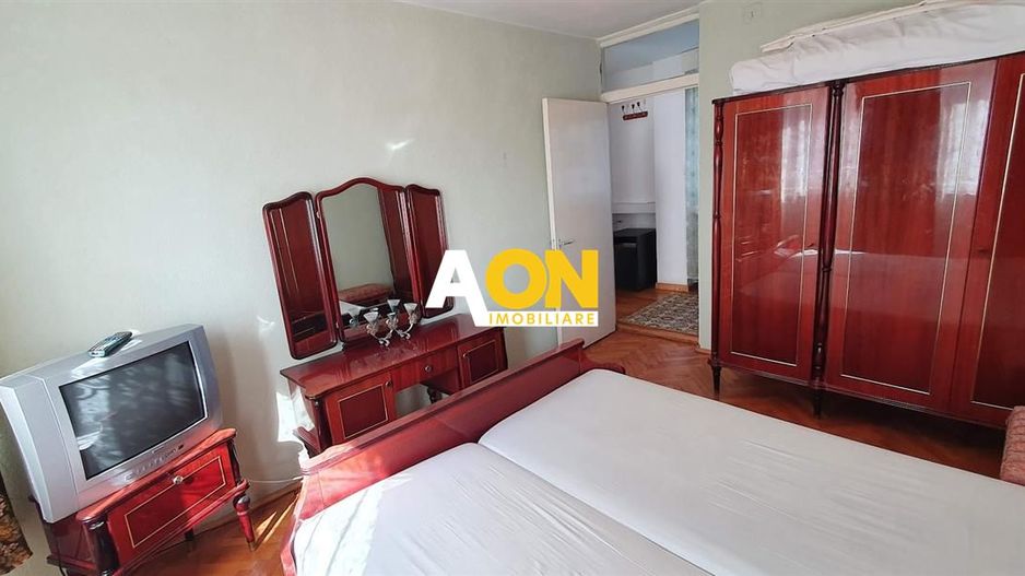 Apartament 4 camere M -uri etaj 1 - Poză 3