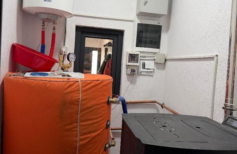 Casa noua in localitatea Carandeni - Poză 13