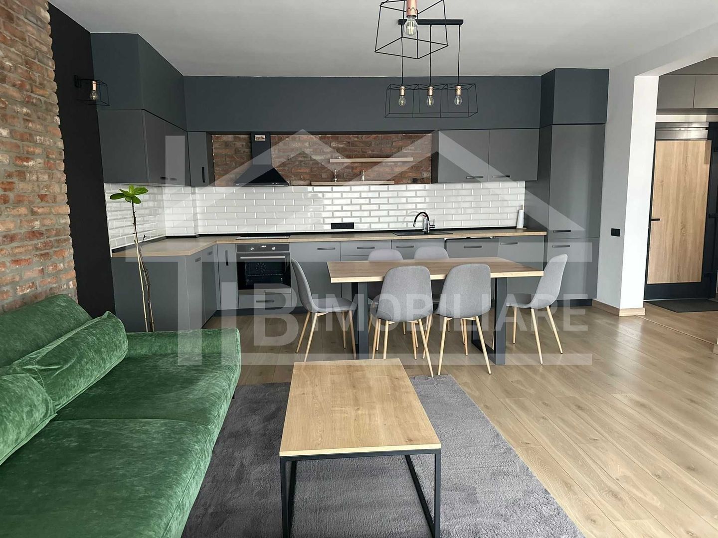 Apartament cu 3 camere, 90mp, decomandat, parcare, Zona Centrala - Poză 2