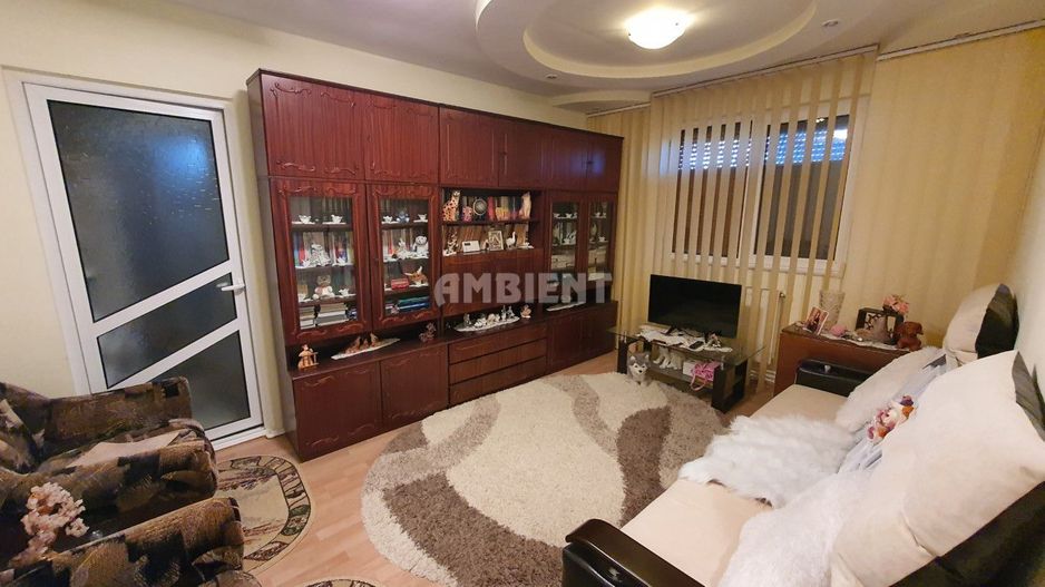 Apartament 3 camere, mobilat și utilat, zona Centru; - Poză 1