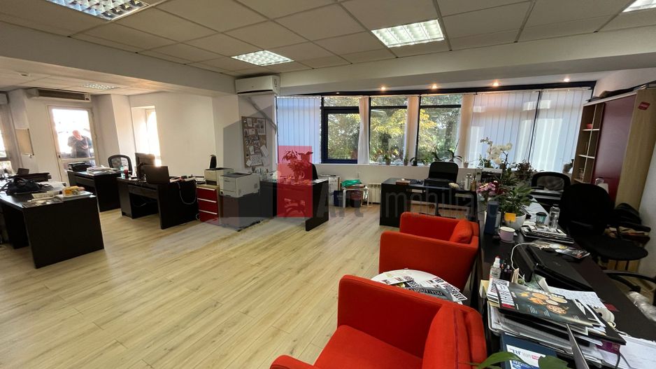 Spatiul "HOVY" in imobil exclusiv de birouri, 220 mp, 2 locuri parcare - Poză 1