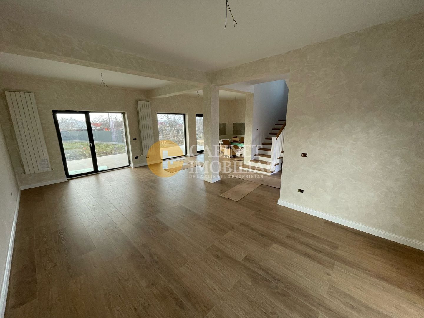 Vila Individuala LA ASFALT centru Aroneanu - 640mp teren - PREMIUM - Poză 2