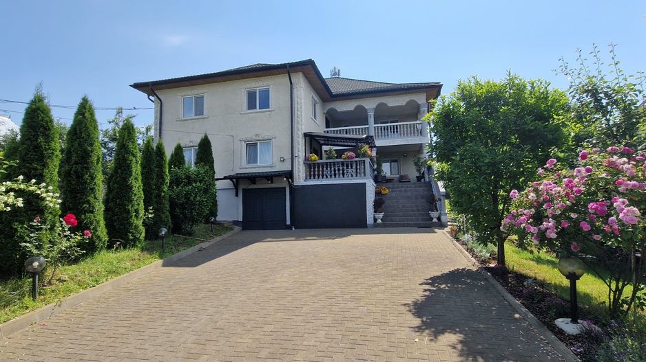 SE VINDE -proprietate cu posibilitati multiple în Fălticeni - Poză 1