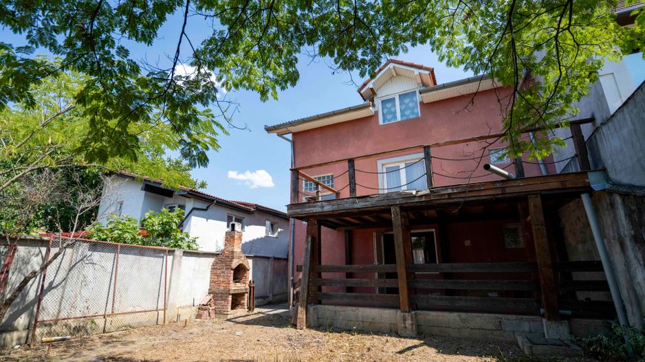 Casa cu 5 camere si 350 mp de teren in spate la parcul Salca - Poză 2