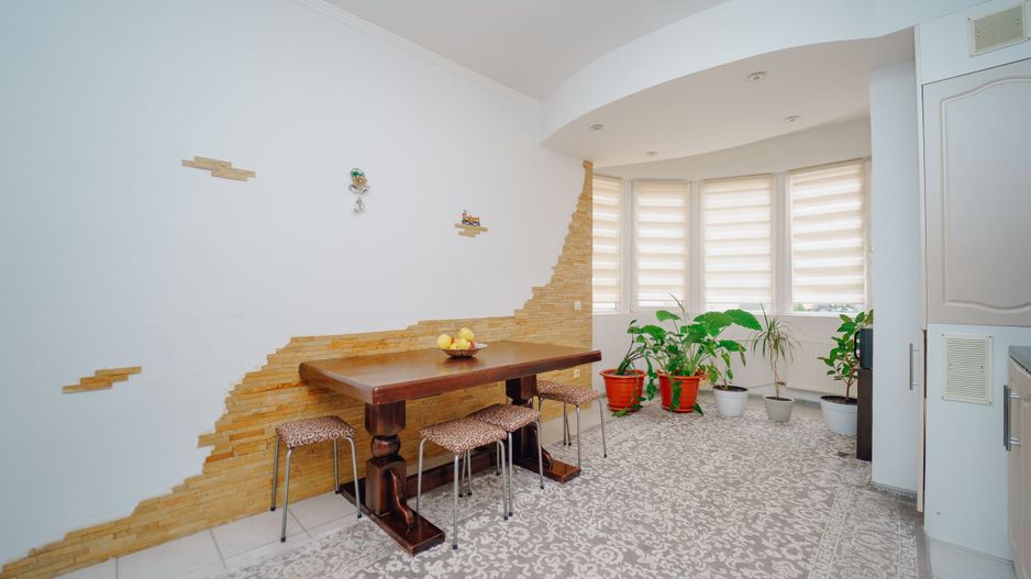 Apartament cu 3 camere I Buiucani I Alba Iulia - Poză 4