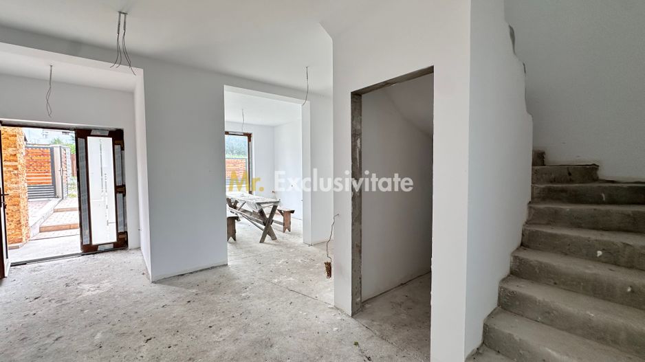 Casa individuala-4 dormitoare,225 mp utili,garaj-Chinteni - Poză 8